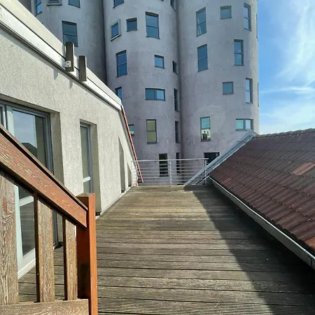 Zentral gelegenes Premium-Apartment mit viel Tageslicht-2